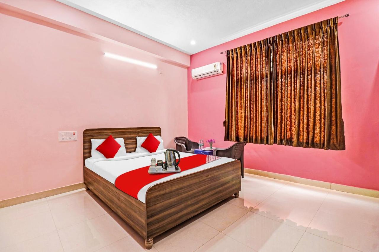 Oyo Flagship Hotel Golden Suites 벵갈루루 외부 사진