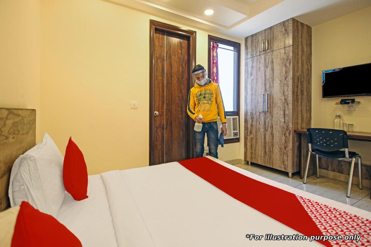 Oyo Flagship Hotel Golden Suites 벵갈루루 외부 사진
