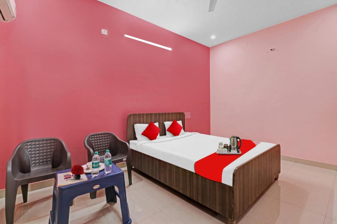 Oyo Flagship Hotel Golden Suites 벵갈루루 외부 사진