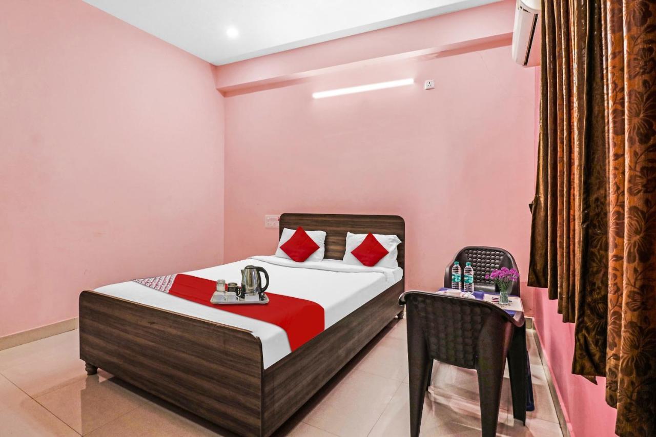 Oyo Flagship Hotel Golden Suites 벵갈루루 외부 사진